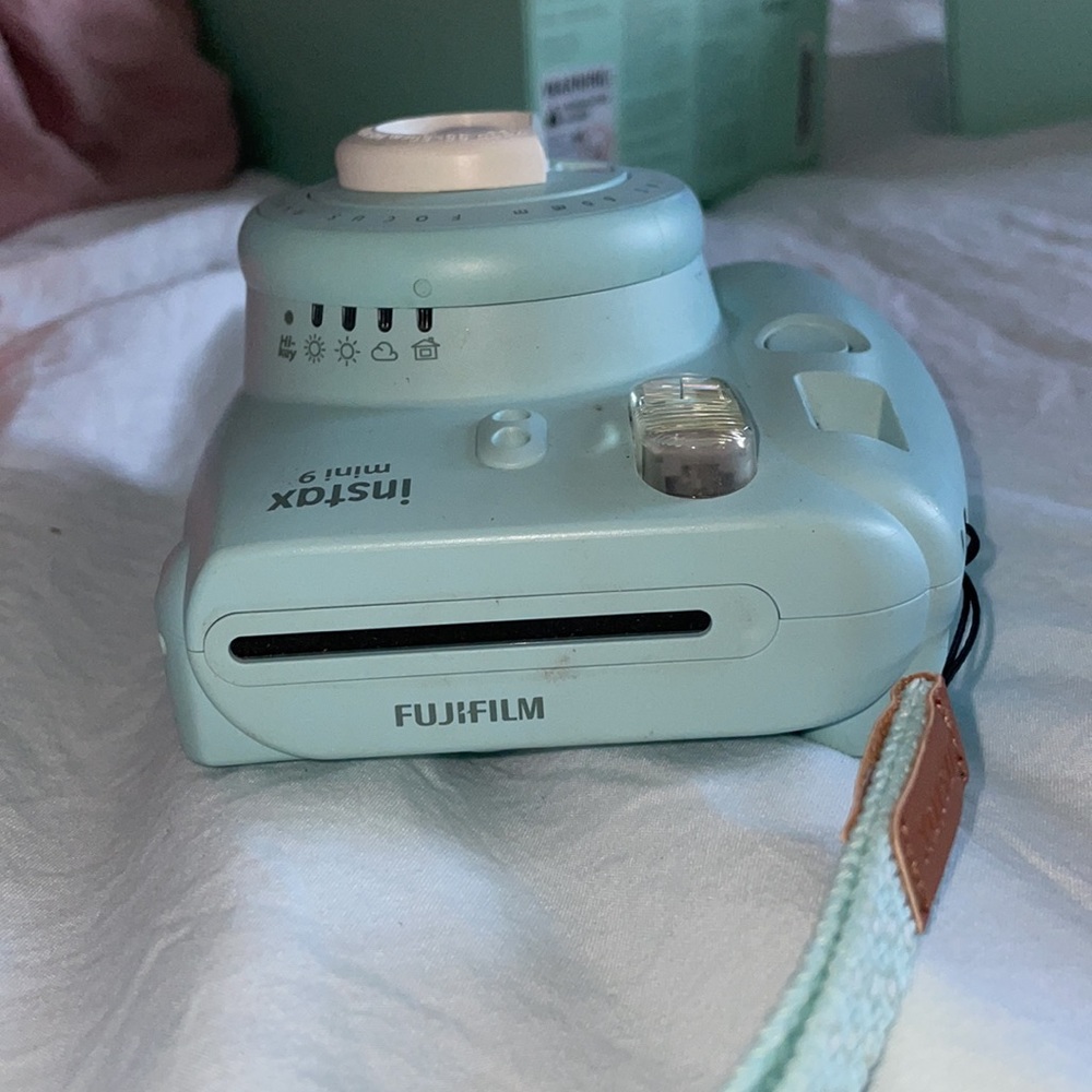 camera - Picture 3 of 3